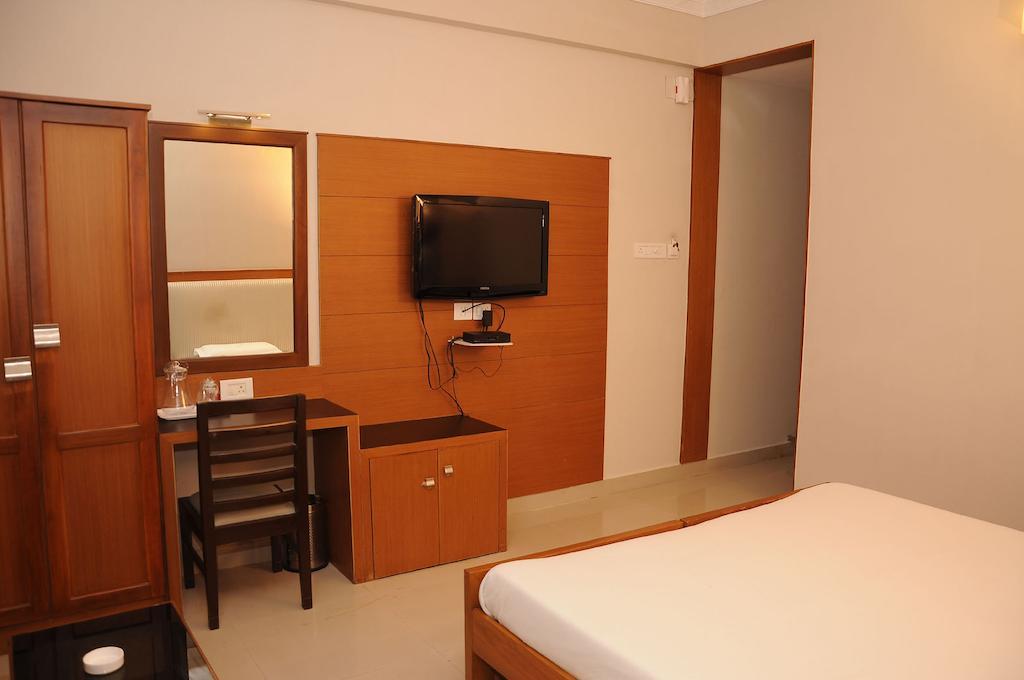 Hotel Pearl International Chennai Esterno foto